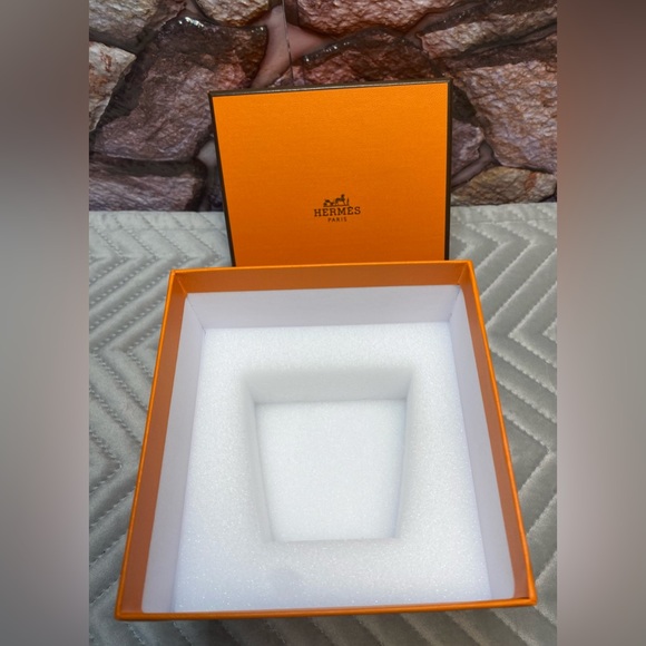 AUTHENTIC HERMES GIFT BOXES - Picture 11 of 15